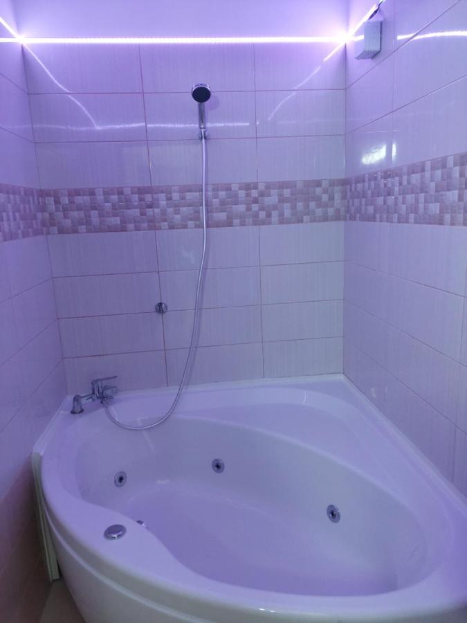 Love Holiday Suite 2 Tris Elies Exterior foto